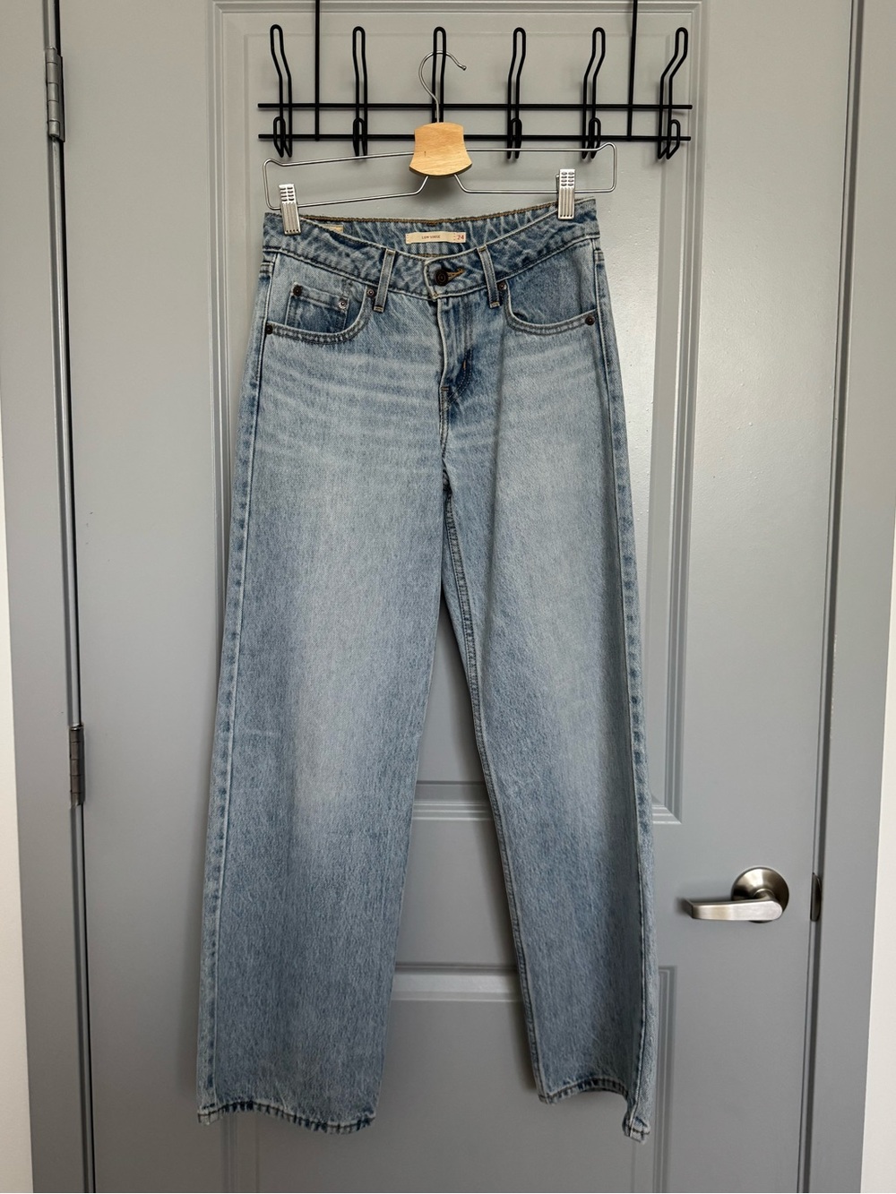 Levi’s Low Loose in Light Wash - Picture 9 of 11